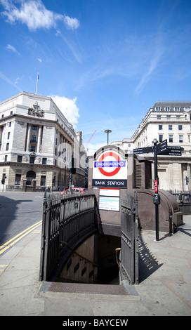 Eingang zur Bank u-Bahnstation in der Stadt, London, UK. Stockfoto