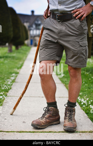 Wanderer auf der Cotswold Weise National Trail in Painswick, Gloucestershire, UK Stockfoto