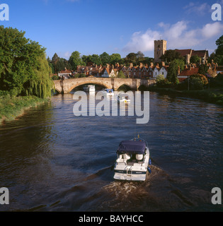 Zu überbrücken Boote Unterquerung Aylesford, Kent, England, UK. Stockfoto