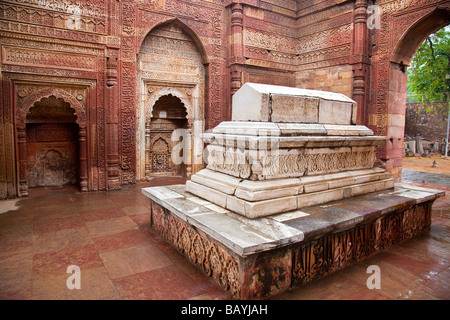 Iltutmish Grab am Qutb Minar in Delhi Indien Stockfoto