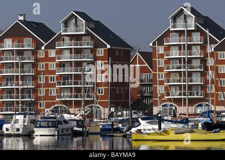 Bellway Häuser Luxus-Appartements, Baujahr 1999, Neptun Quay, Ipswich, Suffolk, UK. Stockfoto