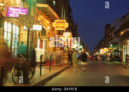 Bourbon Street im French Quarter von New Orleans Louisiana Stockfoto