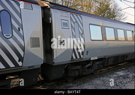 British Rail Class 221 SuperVoyager dieselelektrischer Triebzug, Nummer 221 143 'Auguste Picard", mit Geschwindigkeit. Cumbria, England. Stockfoto