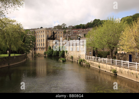 Blick von Bradford on Avon Stadtbrücke der Abbey Mill und der Fluss Avon Bradford on Avon, Wiltshire, England, Großbritannien Stockfoto