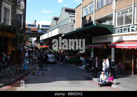 Szene im Borough Market, einer der bekannteren Märkte Londons befindet sich in Southwark Stockfoto