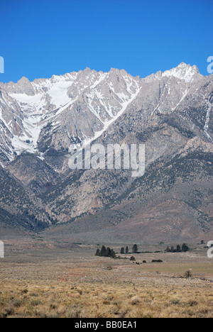 Blick nach Westen von der Stadt der Unabhängigkeit gegenüber den östlichen Hang der Sierra Nevada in Kalifornien Stockfoto
