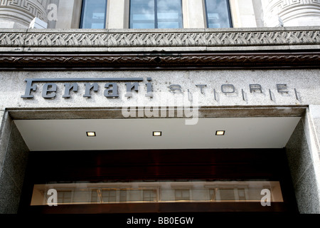 Ferrari Store in der Regent Street, London Stockfoto