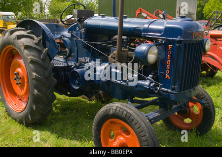 Fordson Major Vintage Bauernhof Traktor Stockfoto