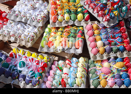 Bemalten Eiern auf ein Ostermarkt in der Freyung, Wien, Österreich Stockfoto