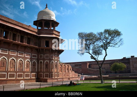 Jahangiri Mahal in Agra Fort (Lal Qila, Fort Rouge oder Red Fort), wurde von der Mughal Kaiser Akbar im Jahre 1565 in Agra, Indien gebaut. Stockfoto