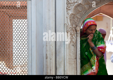 Muslimische Frau Nizamuddin Schrein in Delhi Indien Stockfoto