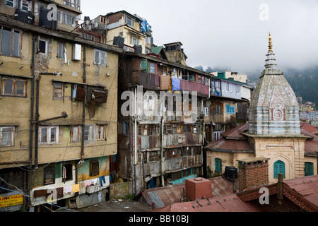 Ein Blick auf die Rückseite des Gebäudes von Shimla. Himachal Pradesh. Indien. Stockfoto