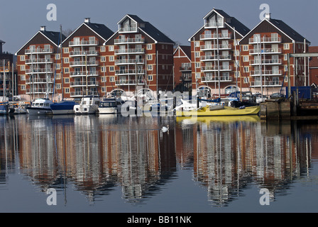 Bellway Häuser Luxus-Appartements, Baujahr 1999, Neptun Quay, Ipswich, Suffolk, UK. Stockfoto