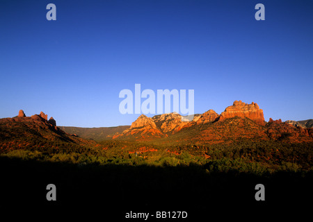 Eiche Canyon Creek roten Felsen mit wunderschönen Sonnenuntergang in Sedona Arizona USA Stockfoto