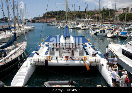 Marina Funchal am Meer Stadt portugiesische Insel Madeira im mittleren Atlantik Stockfoto