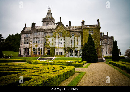 Gartenanlage des Hauses Adare Manor im County Limerick im Westen Irlands Stockfoto