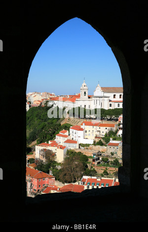 Blick auf die Alfama Viertel vom Schloss von Saint George in Lissabon, Portugal Stockfoto