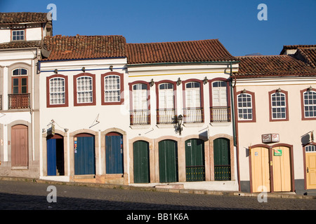 Bunte kolonialen Gebäuden und engen Gassen von Ouro Preto, Brasilien. Stockfoto