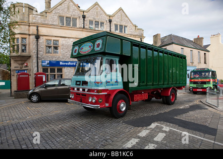 ERF Gardner 100. Alte Autos in Conwy. Nord-Wales. Europa Stockfoto