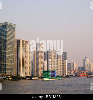 Die teuersten Wohnungen der Welt an den Ufern der Huangpu River in Shanghai Stockfoto