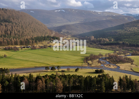 Blick Richtung Linn of Dee aus Creag Bhalg in der Nähe von Braemar Schottland Stockfoto