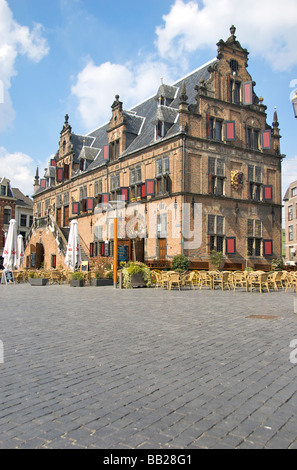 Europa, Niederlande, Gelderland, Nijmegen, Grote Markt, Waag oder Waaghouis, war das Wiegen-Haus im Jahre 1612 gebaut. Stockfoto