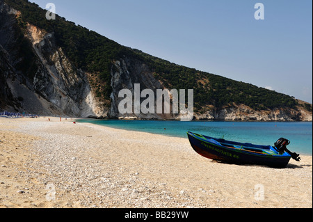 Atemberaubende Myrtos Strand in Kefalonia, Griechenland - soll der schönste Strand in Europa sein Stockfoto