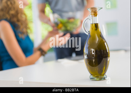 Nahaufnahme einer Salat-Öl Stockfoto