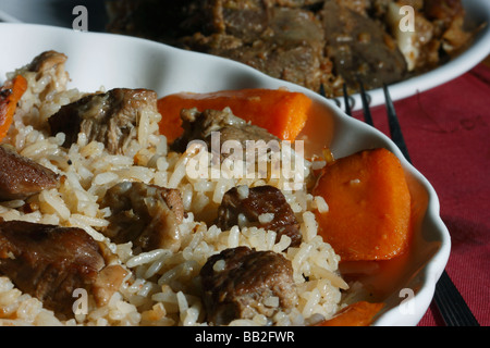 Qabili Pilau ist eine Reis-Zubereitung mit Lamm, Möhren und Rosinen gemacht Stockfoto