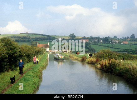 Napton auf die Hügel Warwickshire Kanal und Barge Oxford Canal englische Landschaft Landschaft England UK Stockfoto