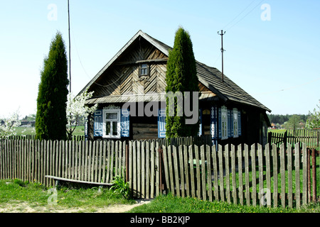 Traditionellen Holzhaus in Soce Dorf, Polen Stockfoto