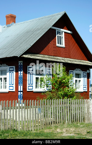 Traditionellen Holzhaus in Soce Dorf, Polen Stockfoto