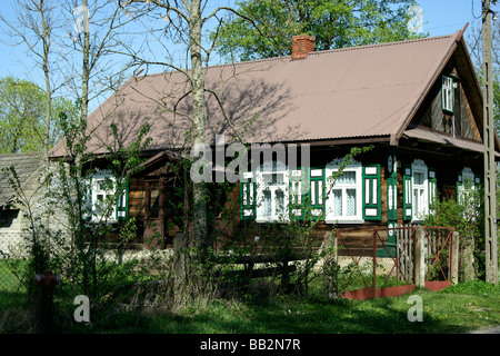 Traditionellen Holzhaus in Soce Dorf, Polen Stockfoto