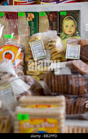 Russland, Jaroslawl, Goldener Ring Stadt an den Ufern der Wolga. Typischen lokalen Markt, Cookies & Candy Bars. (RF) Stockfoto