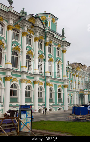 Russland, St. Petersburg, Eremitage (aka Winterpalast), außen. Das größte Museum in Russland. (RF) Stockfoto