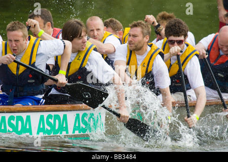 Drachenboot-Rennen in Abingdon, 2009 4 Stockfoto