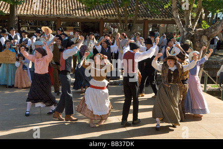 Volkstanz Truppe von Pedralva, in der Nähe von Coimbra in der Região Bairradinha Region Beira Litoral (bei einer Leistung an Alte in der Algarve) Stockfoto