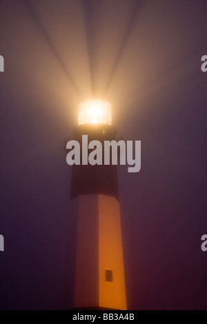 USA; Georgien; Savannah.  Tybee Island Lighthouse im Morgengrauen. Stockfoto
