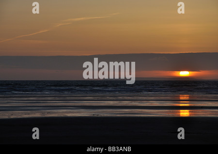 Sonnenuntergang über Lundy Island, Devon Stockfoto