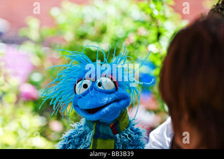 Ein Zeichen aus der Gluvets Marionette Gruppe. Stockfoto