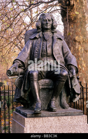 Statue von Thomas Coram Bloomsbury London England UK aus dem 18. Jahrhundert englischer Philanthrop Stiftung Stockfoto