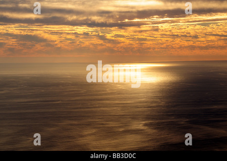 Dramatischen Sonnenuntergang über Atlantik-Cape Town-Südafrika vom Tafelberg Stockfoto