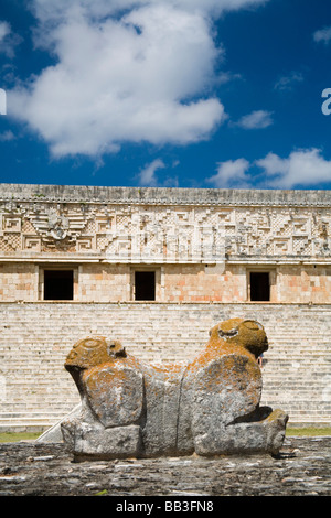 Mexiko, Yucatan, Uxmal. Uxmal, eine große präkolumbische Ruinenstadt der Maya-Zivilisation in den Bundesstaat Yucatan, Mexiko. Stockfoto