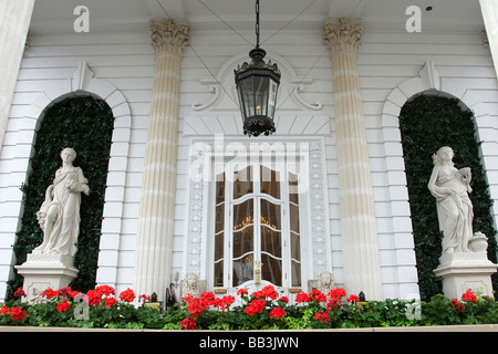 USA, Louisiana, New Orleans. Nahaufnahme der Eingang zum historischen Hotel Le Pavillon. Stockfoto