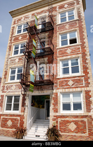 Apartmenthaus bietet möblierte Zimmer pro Nacht pro Woche oder monatlich auf direkt am Meer Fuß Venedig Bank Kalifornien usa Stockfoto