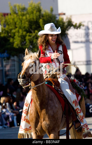 Kalifornien, Pasadena. 2009 Turnier der Rosen, Rose Parade. Miss Rodeo Kalifornien. Stockfoto