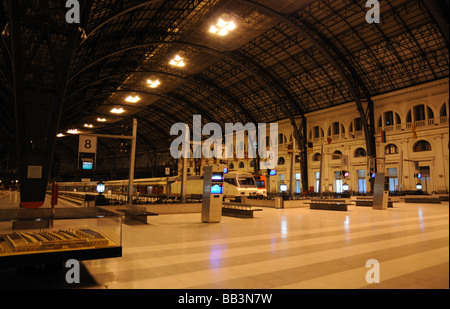 Zug Bahnhof Estacio de Francia in Barcelona, Spanien Stockfoto