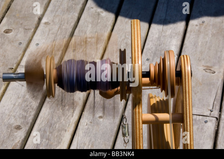 Kanada, New Brunswick, Lakeburn. London-liturgisch Economusee. Typische Wolle Produzent mit traditionellen Methoden, Spinnrad. Stockfoto