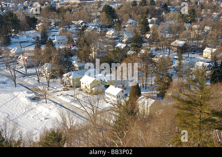 Nordamerika, USA, Massachusetts, Greenfield. Ansicht der Greenfield Häuser aus des Dichters Sitz Turm. Stockfoto