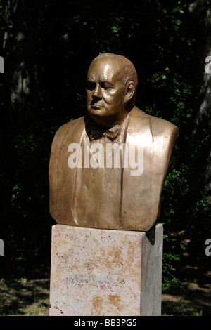 Statue von Winston Churchill im City Park Budapest die Büste wurde im Jahr 2003 vorgestellt Stockfoto